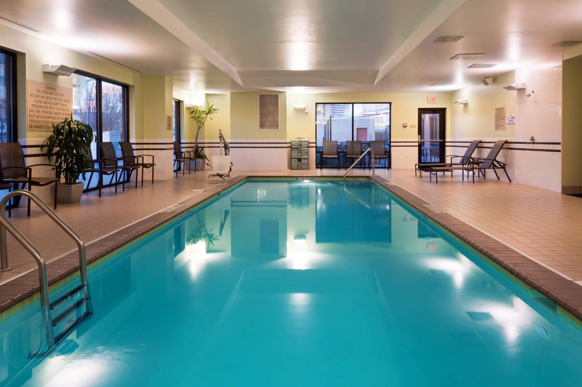 Fairfield Inn & Suites Louisville Downtown Экстерьер фото