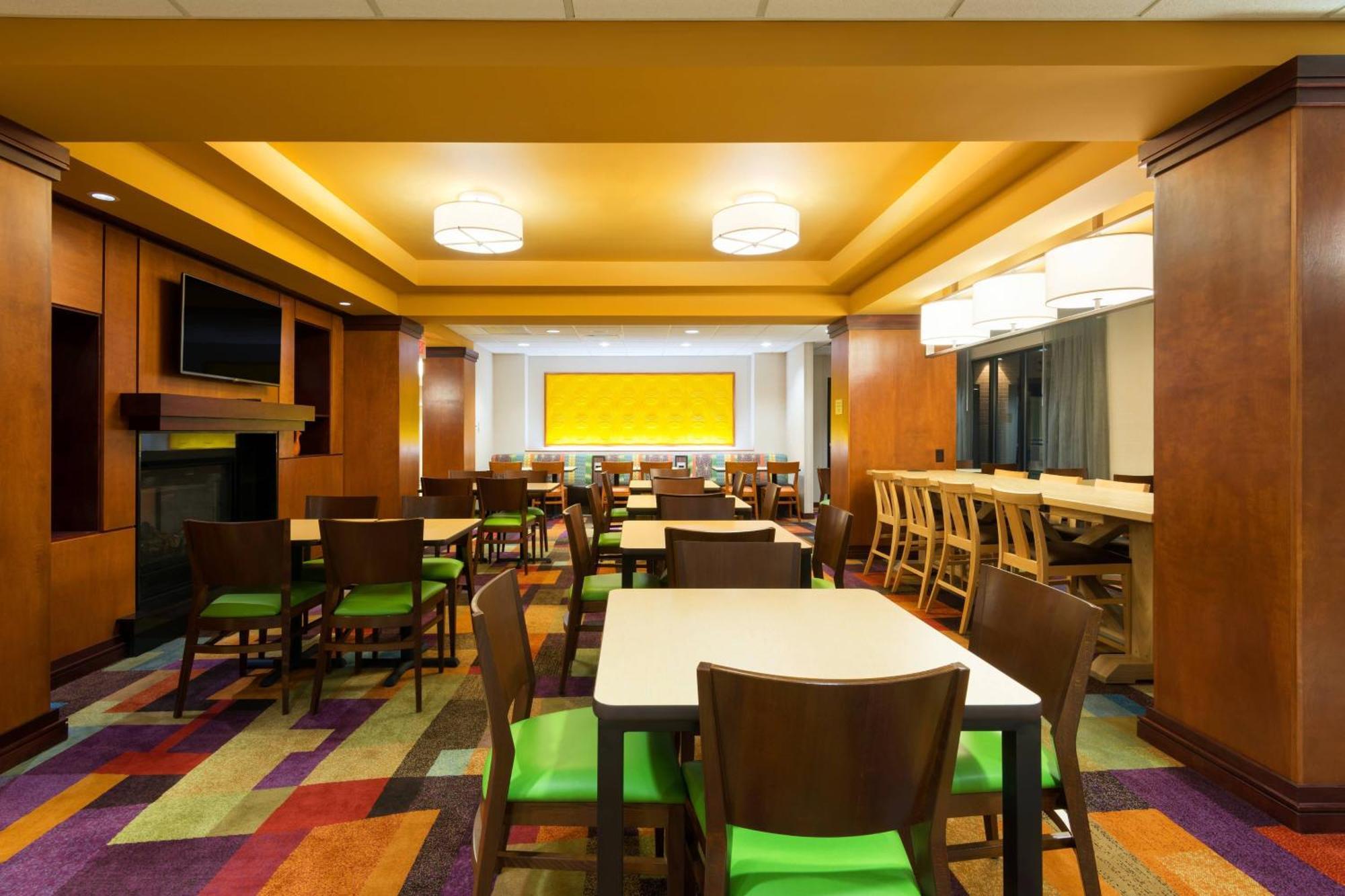 Fairfield Inn & Suites Louisville Downtown Экстерьер фото